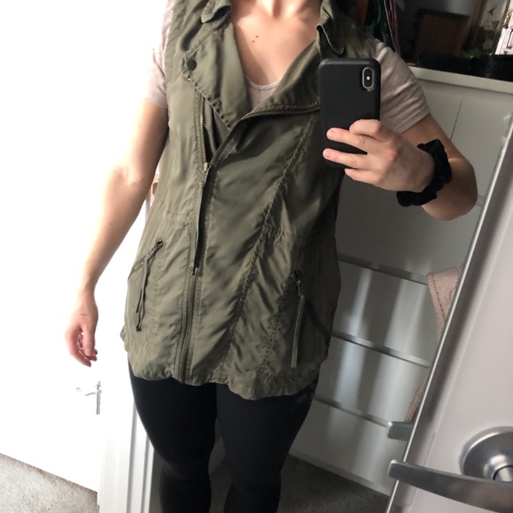 Green American Eagle Long Army Style Vest - Picture 2 of 4